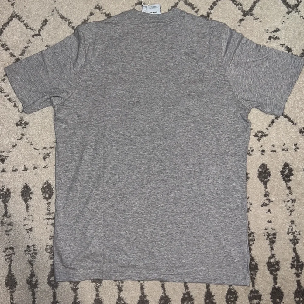 Mens Adidas Short Sleeve Shirt - Picture 4 of 5